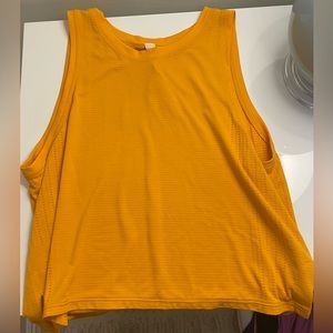 Lululemon train to be tank top